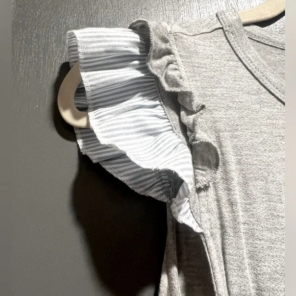 Gray Summer Top With Stripped Flutter Sleeves - Picture 5 of 6